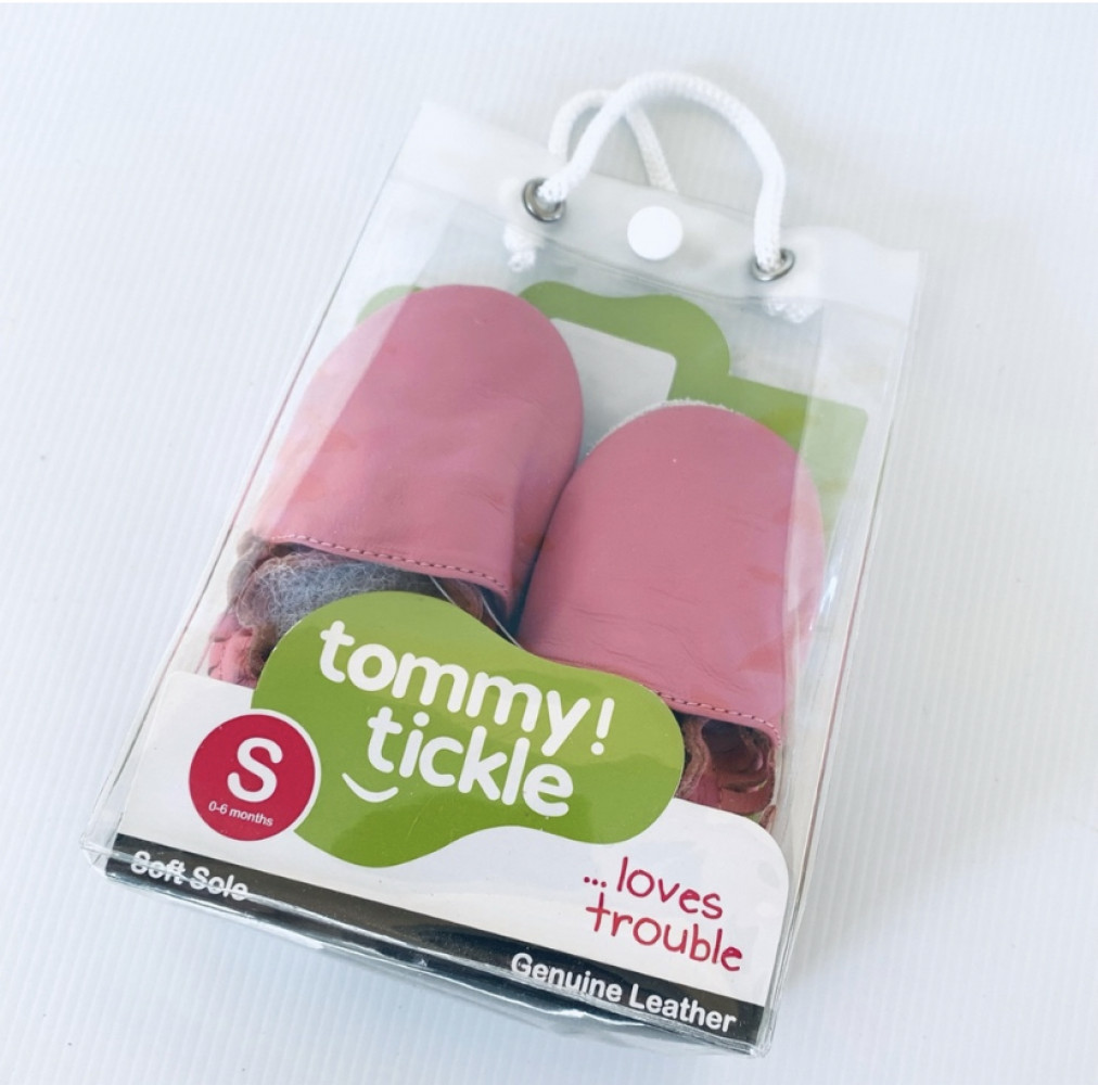 New In Pack Tommy Tickle Pink Leather Soft Sole Baby Shoes Moccasins 0-6 months