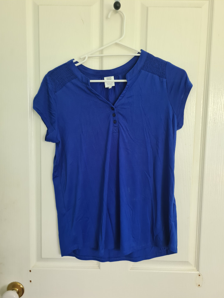 Blue casual top