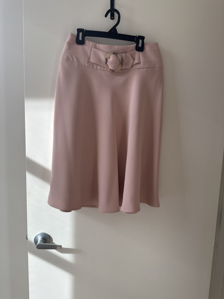 Mid length skirt