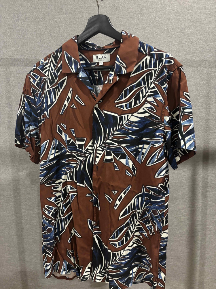 Mens leaf shirt