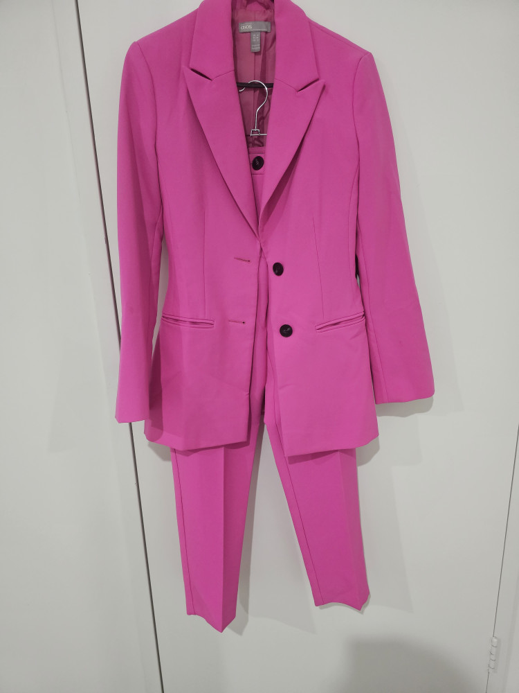 Great Condition Asos Pink Tailored Suit Size 6 - selling as set.