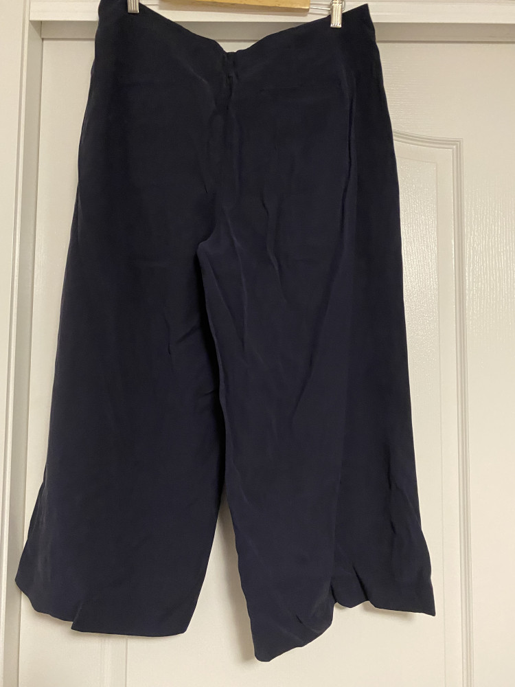 Navy 3/4 pants