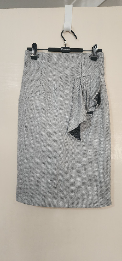 Grey business skirt 