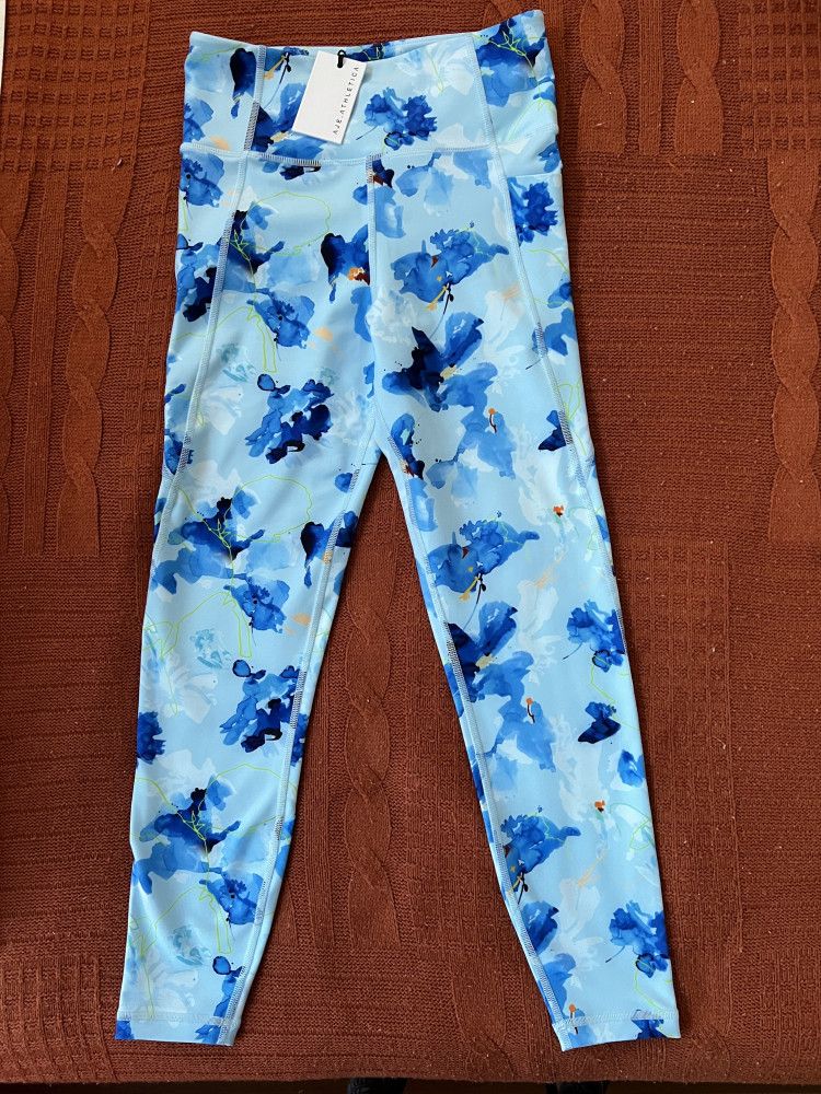 Aje Athletica Floral Blue high rise 7/8 leggings size 8 NEVER WORN