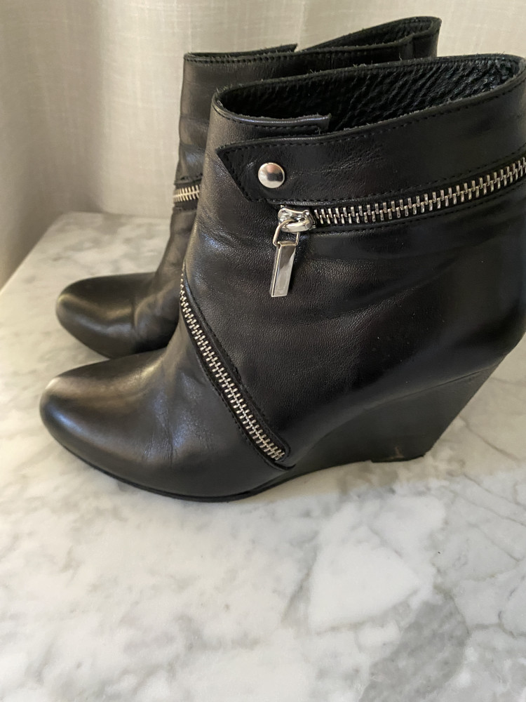 Filippo Raphael Black Leather Boots