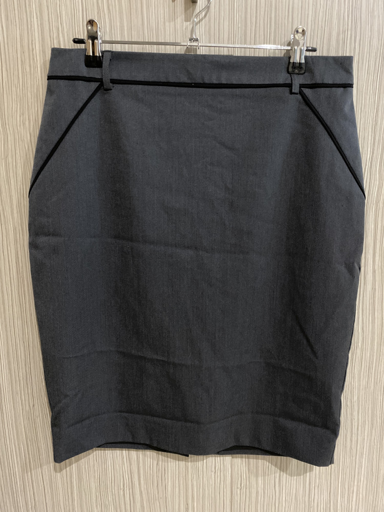 Portmans Status size 12 skirt