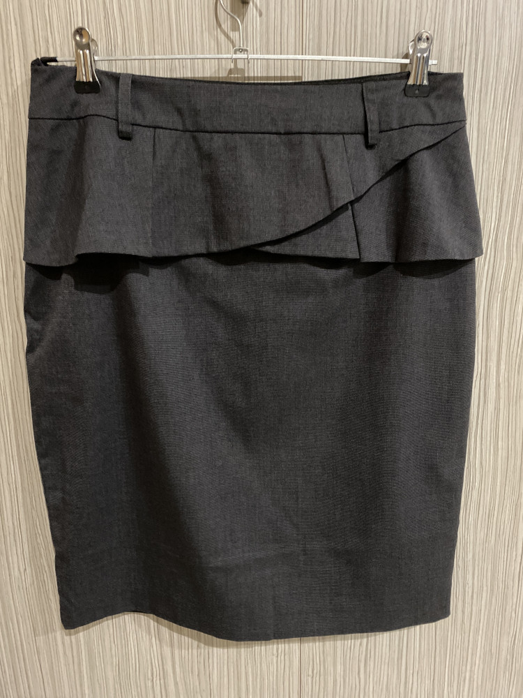 Portmans Status skirt size 10